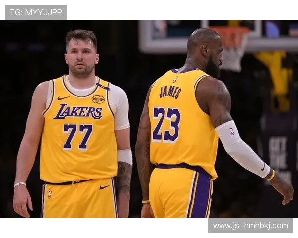 东契奇挡拆拉开空间，关键回合比约基奇更依赖外线